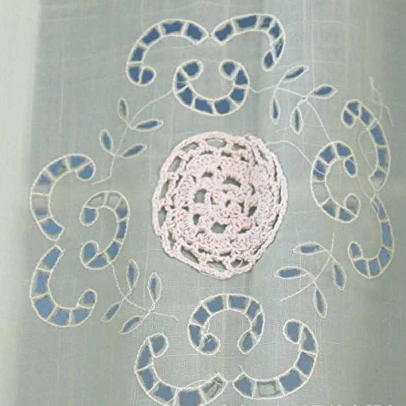 The design of this FADFAY floral knit is particularly outstanding.