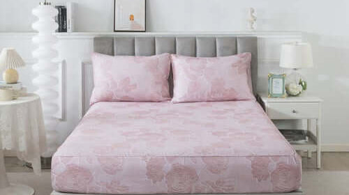 a pink Bed Sheet fit mattress profectly