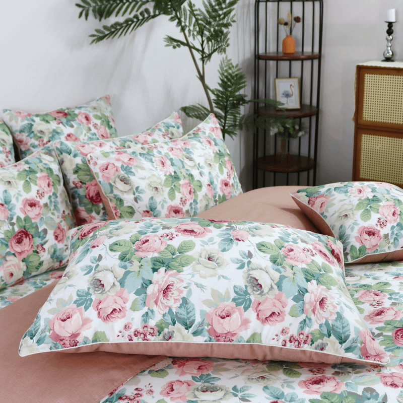 These two pillows are using FADFAY pillowcases.