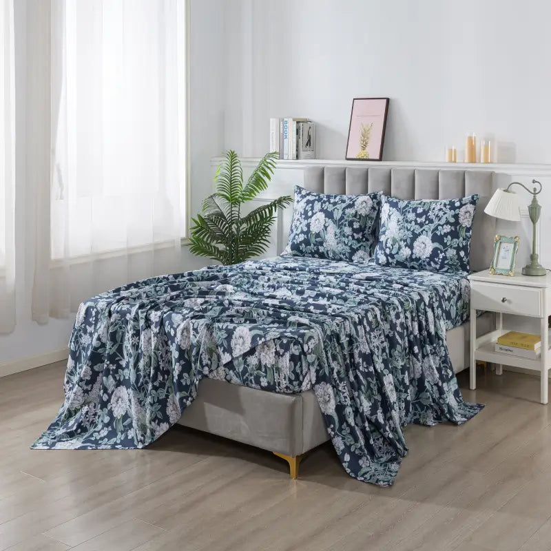 This bedroom features FADFAY's flat sheet, fitted sheet, and pillowcases.