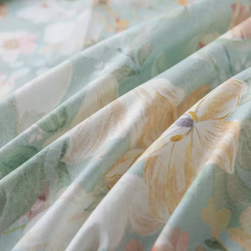 This FADFAY bedding sheet set uses up 400 thread count.