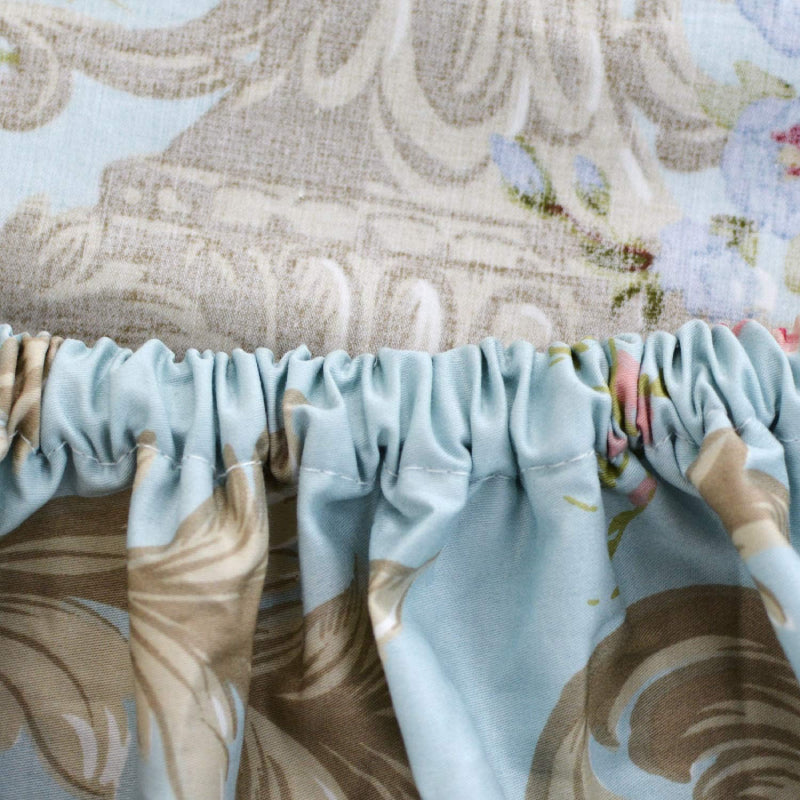 This FADFAY fitted sheet uses an elastic band design that securely wraps around the mattress, preventing it from shifting out of place.