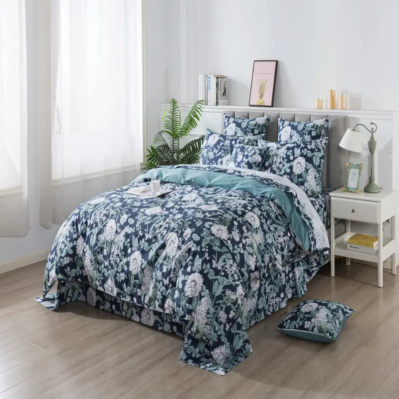 This FADFAY duvet cover set is clean and fresh overall.