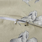 The zipper design makes FADFAY duvet covers more convenient to use.