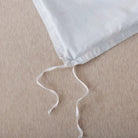 The strap design of this FADFAY makes the comforter stay neat and less prone to deformation.