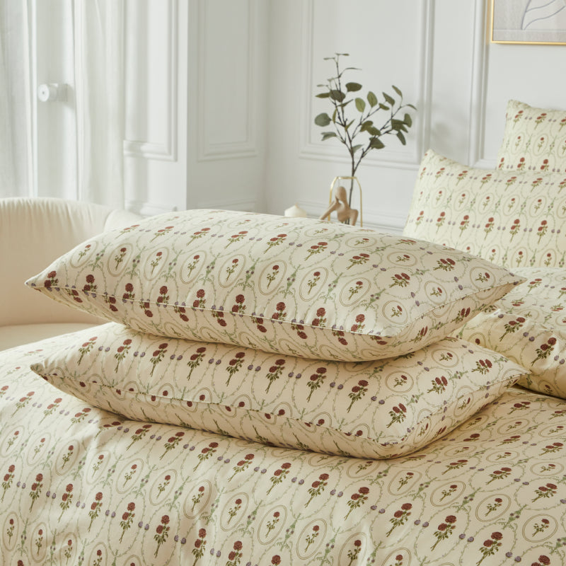 These two pillows are using FADFAY pillowcases.