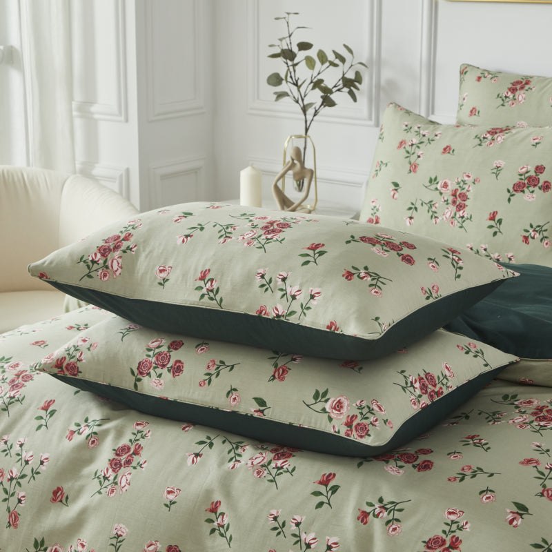 These two pillows are using FADFAY pillowcases.