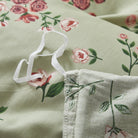 The strap design of this FADFAY makes the comforter stay neat and less prone to deformation.