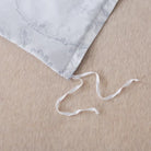 The strap design of this FADFAY makes the comforter stay neat and less prone to deformation.