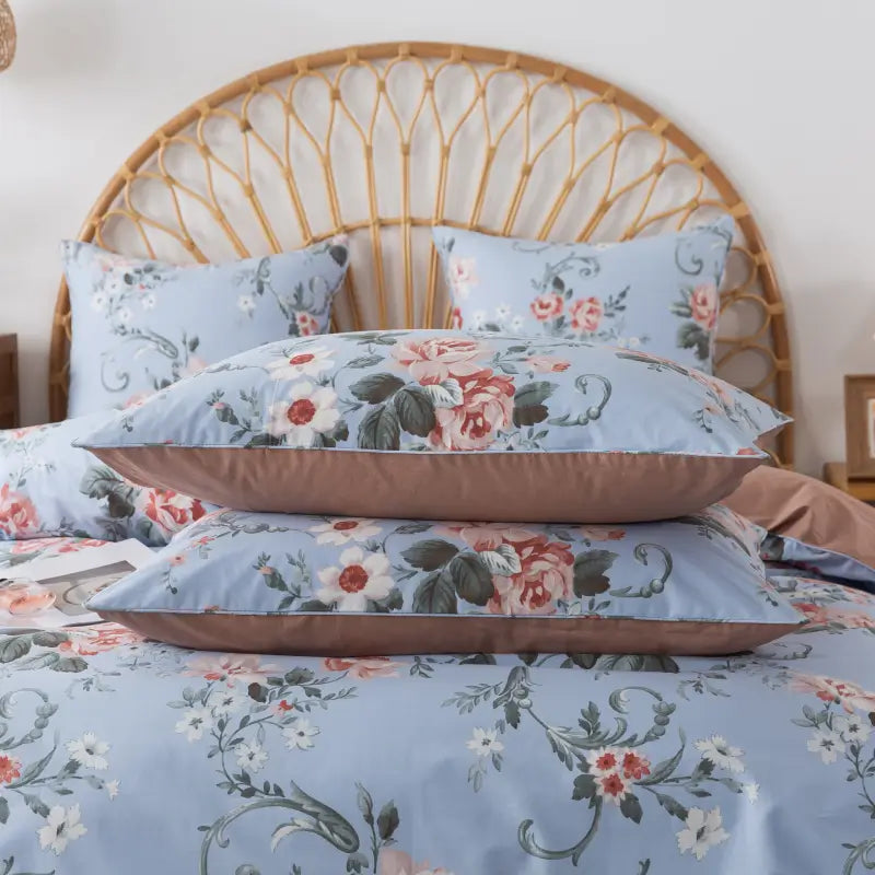 These two pillows are using FADFAY pillowcases.