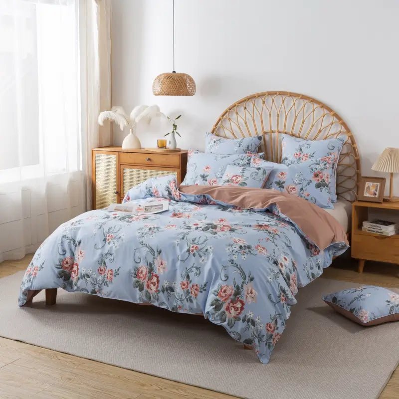 This FADFAY duvet cover set is clean and fresh overall.