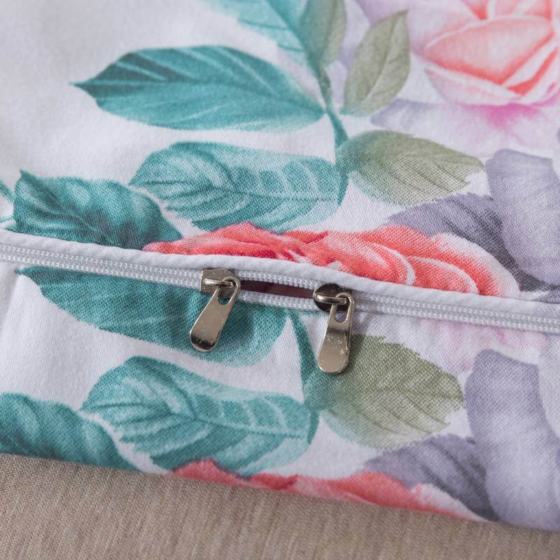 The zipper design makes FADFAY duvet covers more convenient to use.