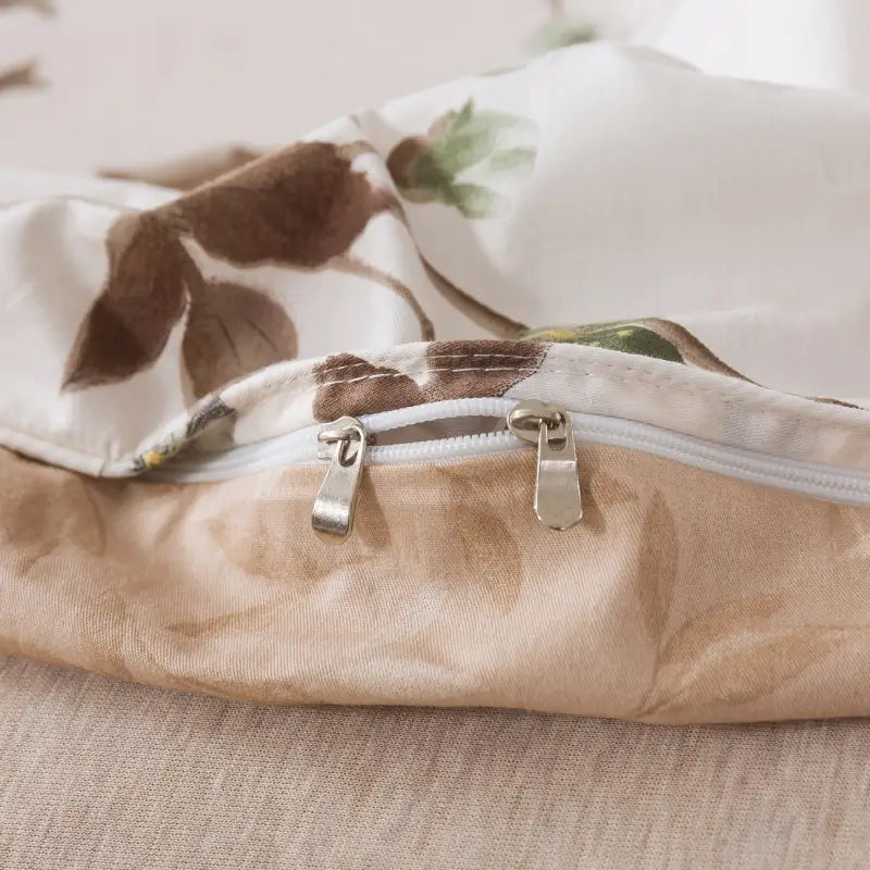 The zipper design makes FADFAY duvet covers more convenient to use.