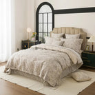 This FADFAY duvet cover set is clean and fresh overall.
