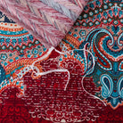 The strap design of this FADFAY makes the comforter stay neat and less prone to deformation.