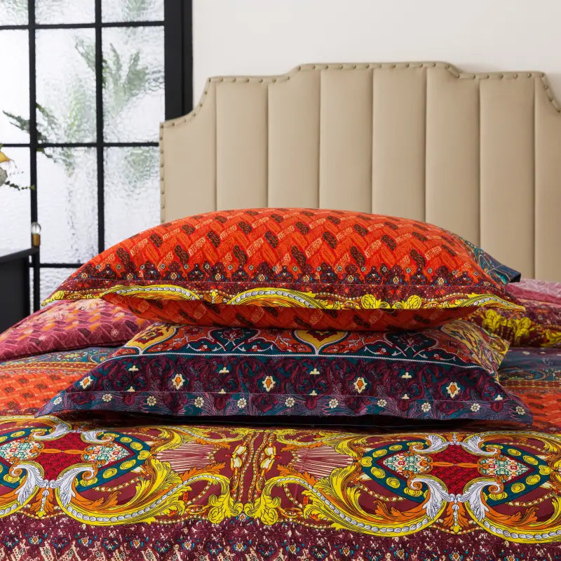 These two pillows are using FADFAY pillowcases.