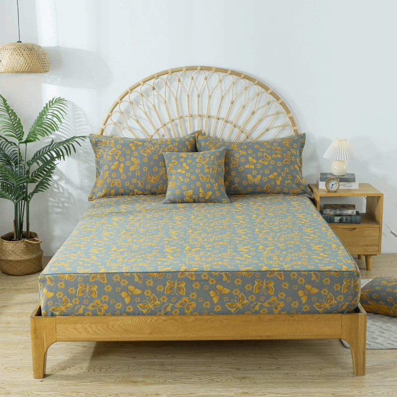 This bedroom features a FADFAY four-piece bedding sheet Set.