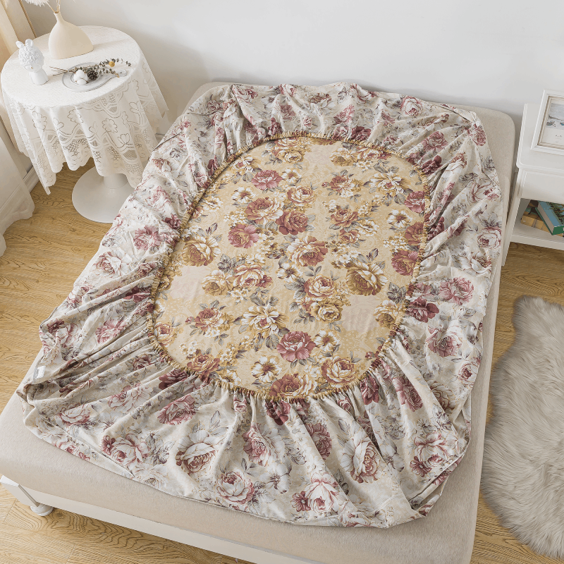 This FADFAY fitted sheet uses an elastic band design that securely wraps around the mattress, preventing it from shifting out of place.